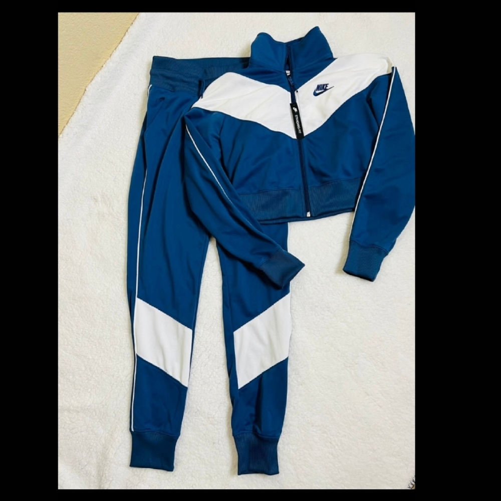 Womens nike tracksuit